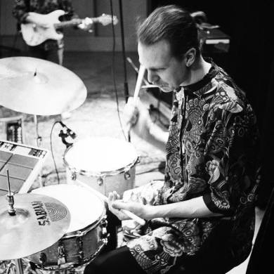 Daniel Hägg vid trummorna. Foto: Daniel Hägg.