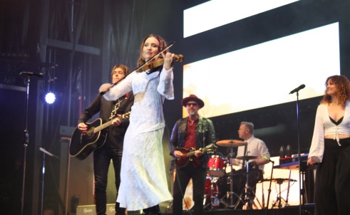 Musiker på Per Gessles konsert på Arvika Hamnfest 2017. Foto: David Fryxelius.