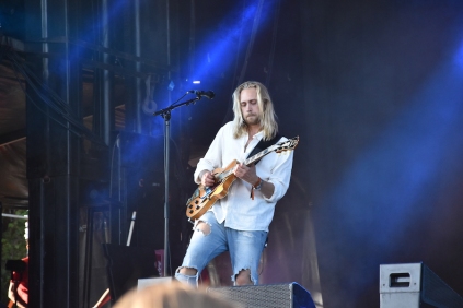 Musiker på Smith & Thells konsert på Arvika Hamnfest 2019. Foto: David Fryxelius.