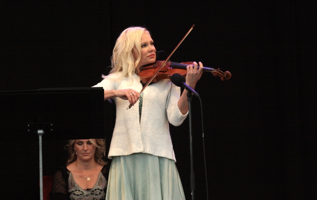 Linda Lampenius på Piren Live 2020. Foto: David Fryxelius.